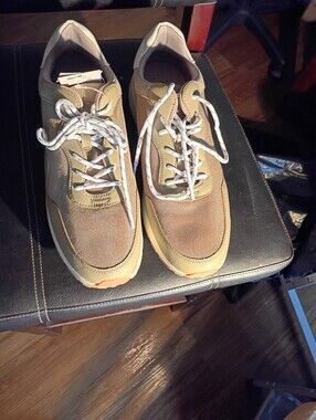 Men/Women Casual Lace-Up Sneakers in Tan